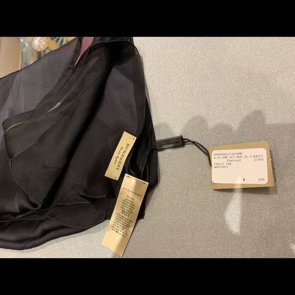 Burberry Mega check silk satin scarf - Picture 2 of 3